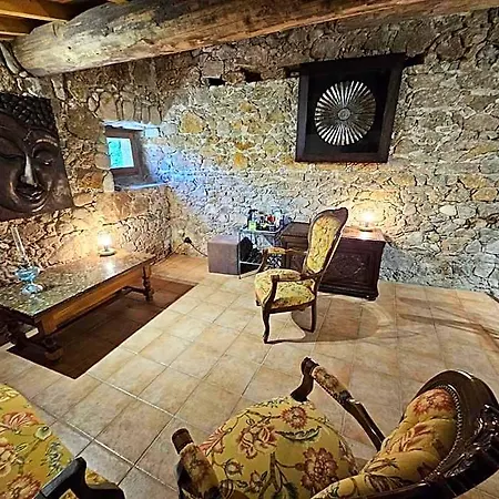Le Moulin Du Temps Couette-café 3*
